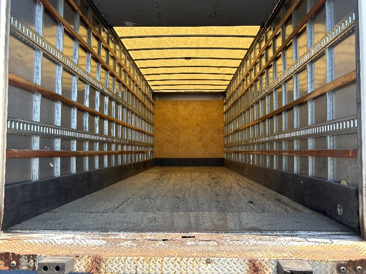 2021 Freightliner eM2 in Greensboro, NC — photo 9