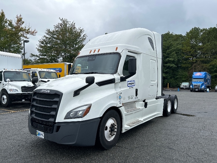 2020 Freightliner Cascadia in Chester, VA — photo 3
