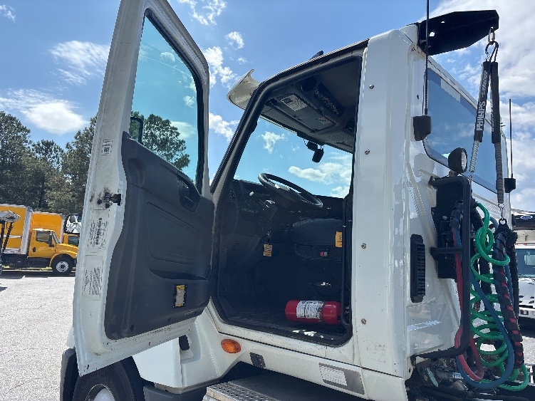 2021 International LT in West Columbia, SC — photo 9