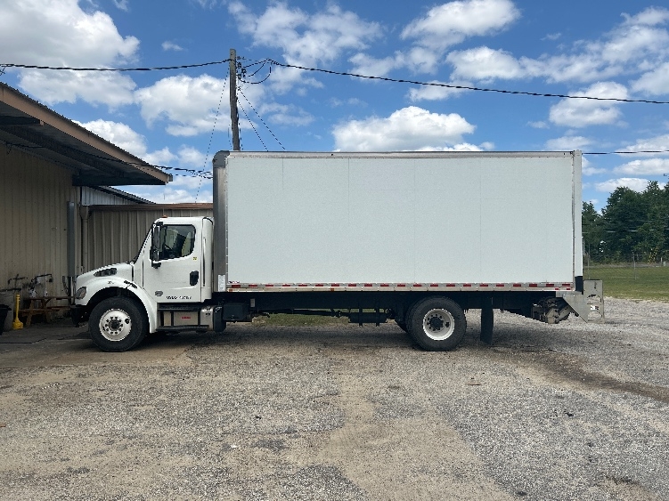 2021 Freightliner eM2 in Dothan, AL — photo 4