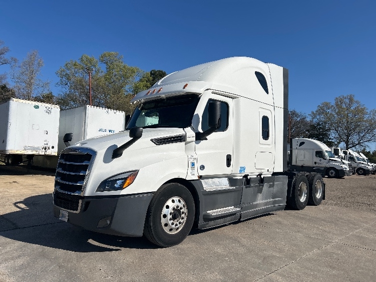 2021 Freightliner Cascadia in Belden, MS — photo 3