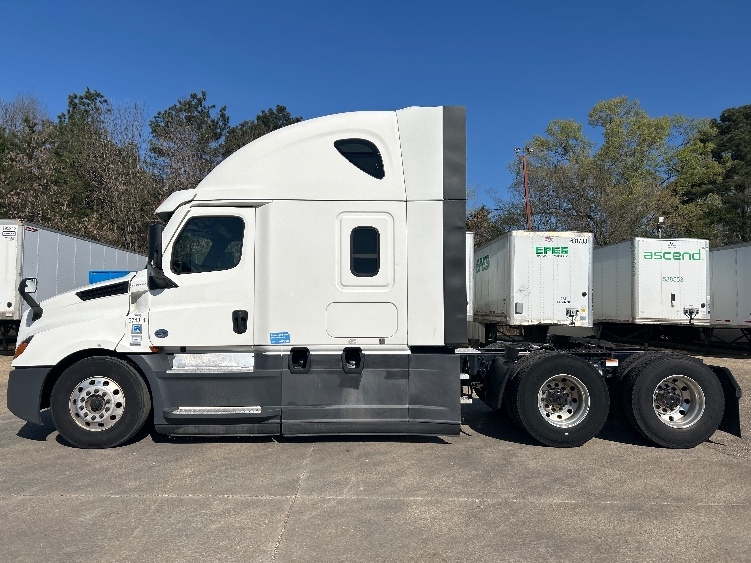 2021 Freightliner Cascadia in Belden, MS — photo 4