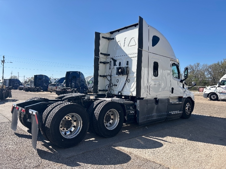 2021 Freightliner Cascadia in Belden, MS — photo 7