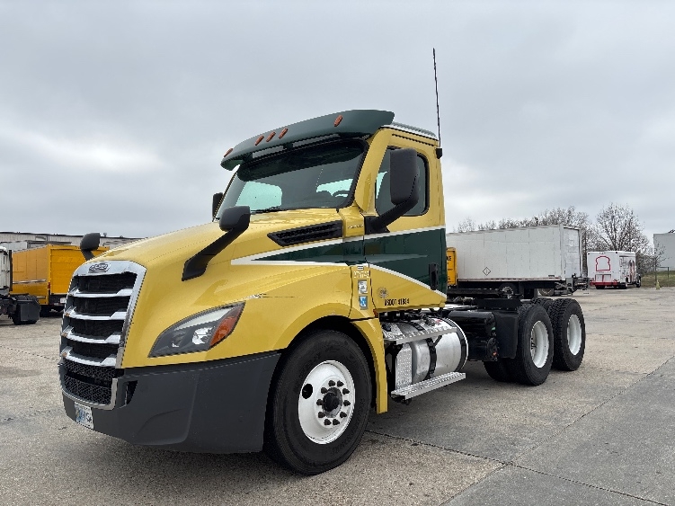 2021 Freightliner Cascadia in Hammond, LA — photo 3