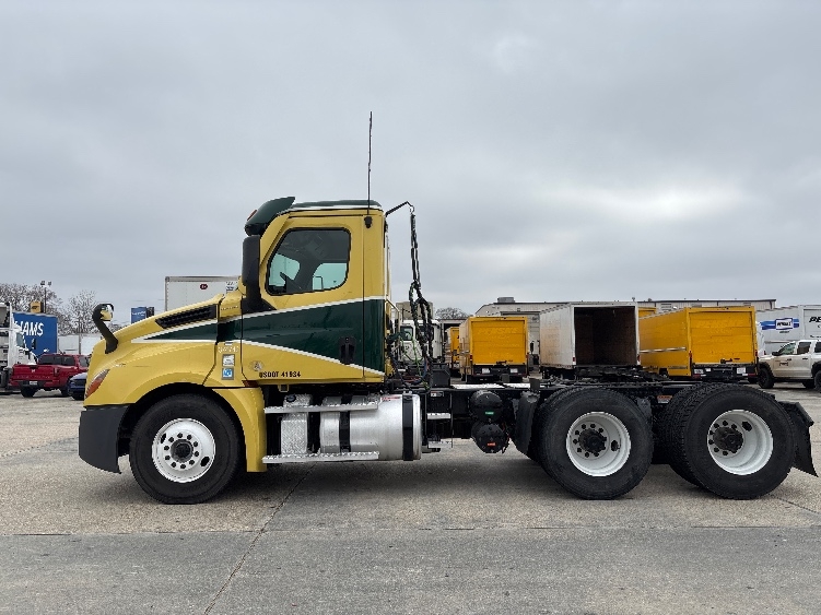 2021 Freightliner Cascadia in Hammond, LA — photo 4