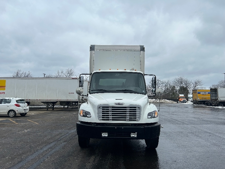 2022 Freightliner M2 106 in Akron, OH — photo 2