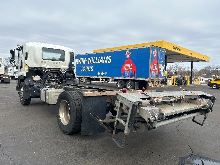 2020 Isuzu FTR in Montgomery, NY — photo 6