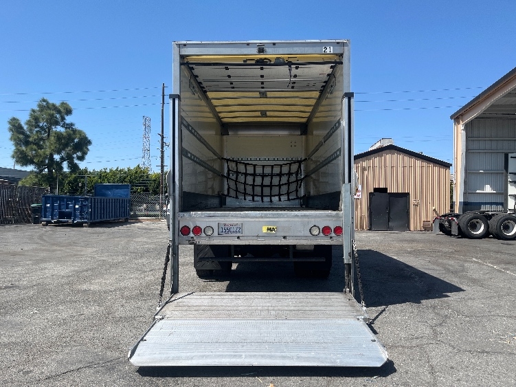 2020 Isuzu FTR in Torrance, CA — photo 9