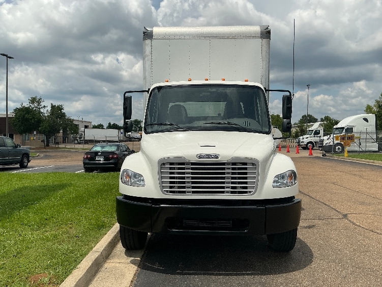 2021 Freightliner eM2 in Jackson, MS — photo 2