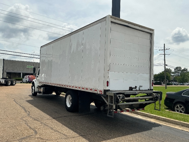 2021 Freightliner eM2 in Jackson, MS — photo 6