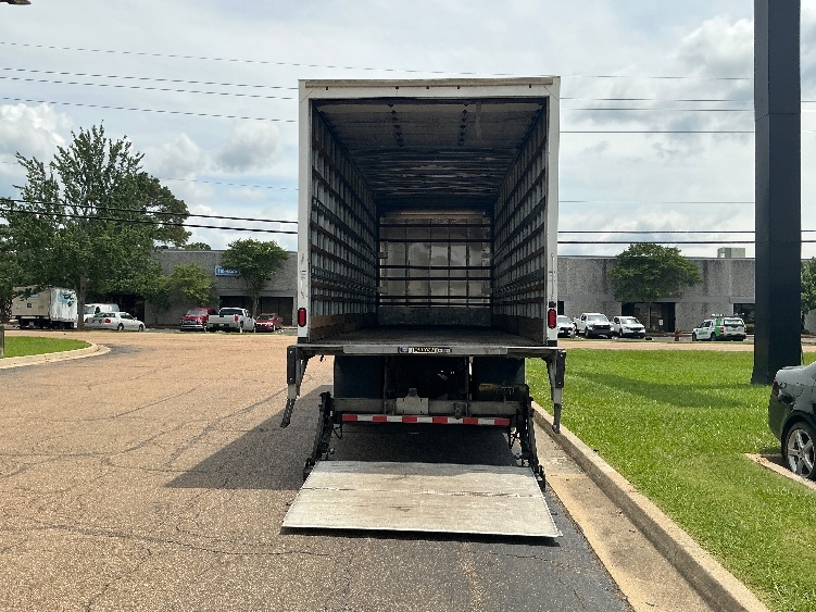 2021 Freightliner eM2 in Jackson, MS — photo 9