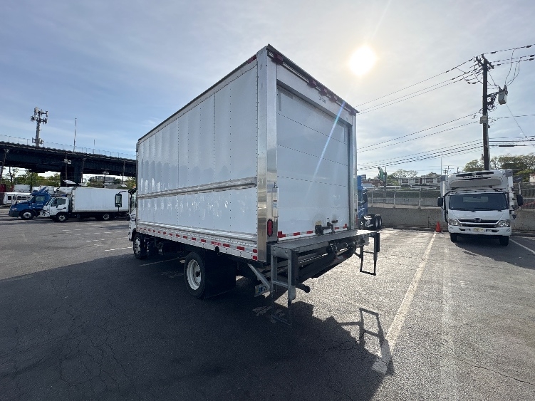 2021 Isuzu NRR in North Bergen, NJ — photo 6