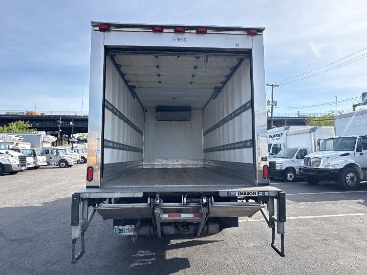2021 Isuzu NRR in North Bergen, NJ — photo 8