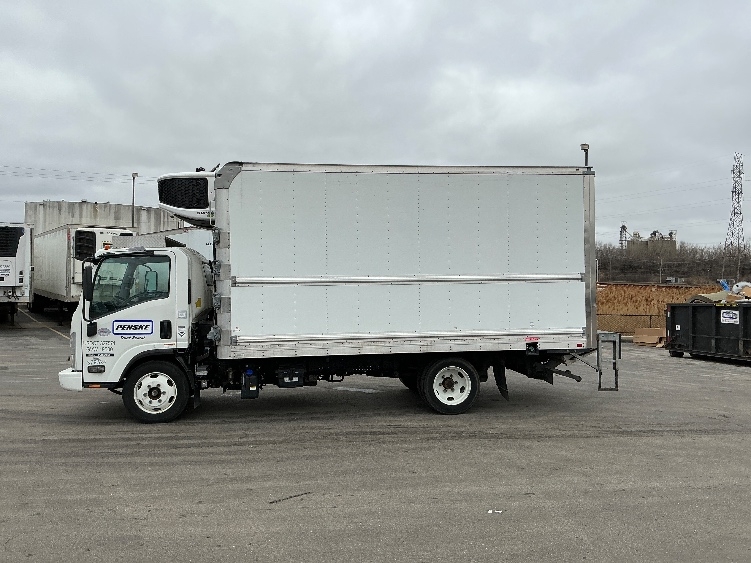 2021 Isuzu NRR in La Porte, IN — photo 4