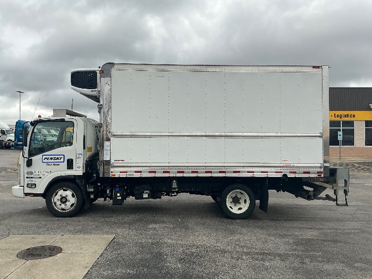 2021 Isuzu NRR in La Porte, IN — photo 4