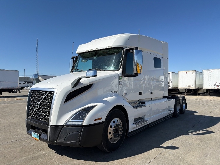 2021 Volvo in West Fargo, ND — photo 3