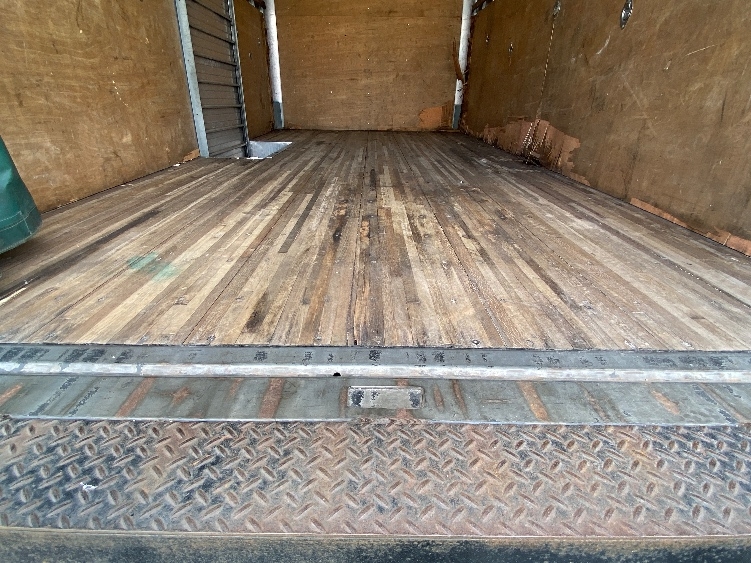 2021 Isuzu NRR in Ocala, FL — photo 10
