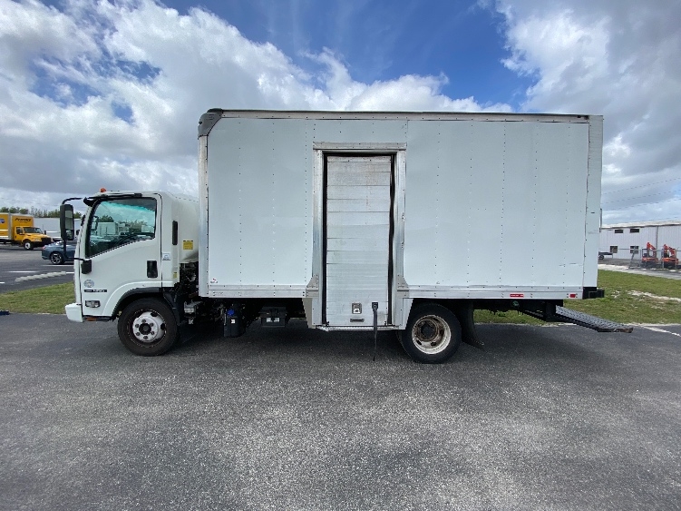2021 Isuzu NRR in Ocala, FL — photo 4