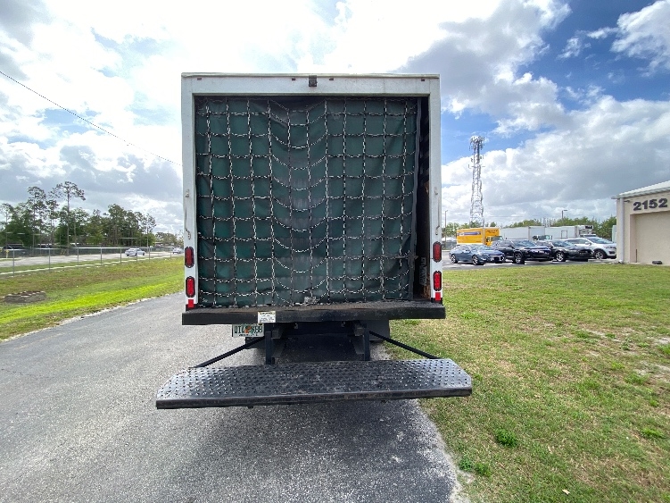 2021 Isuzu NRR in Ocala, FL — photo 7