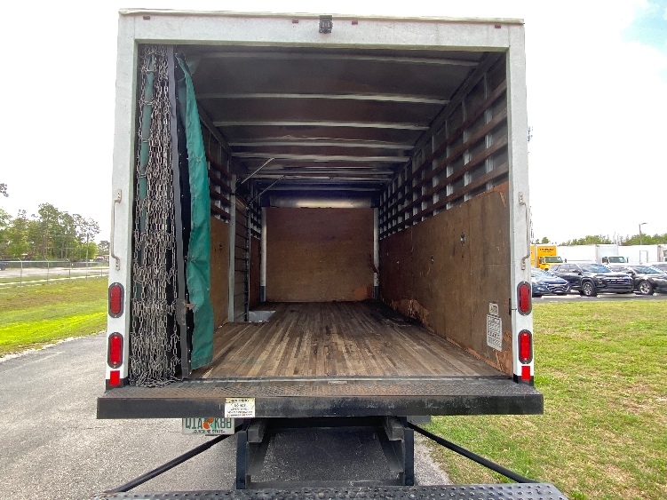 2021 Isuzu NRR in Ocala, FL — photo 8
