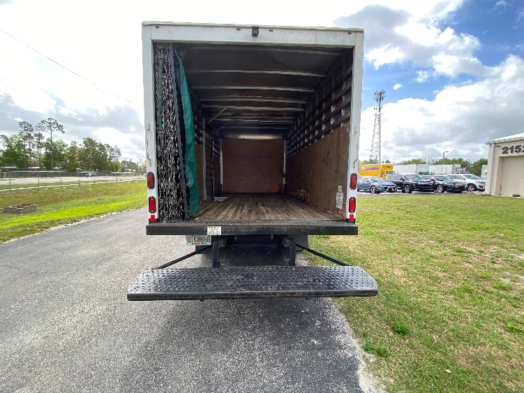 2021 Isuzu NRR in Ocala, FL — photo 9