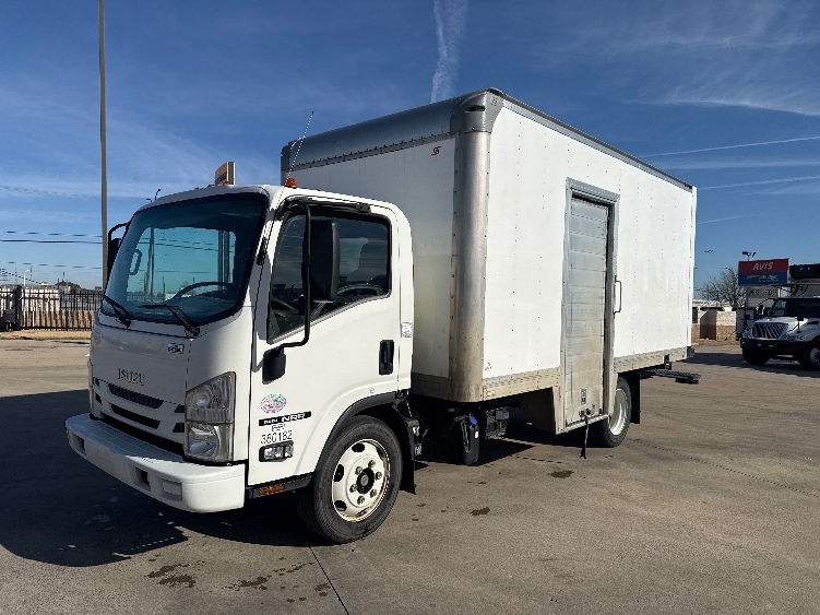 2021 Isuzu NRR in Arlington, TX — photo 3