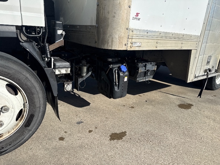 2021 Isuzu NRR in Arlington, TX — photo 5
