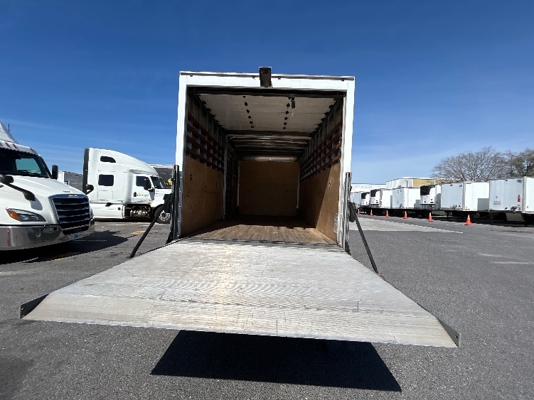 2021 Isuzu NRR in Hammond, LA — photo 8
