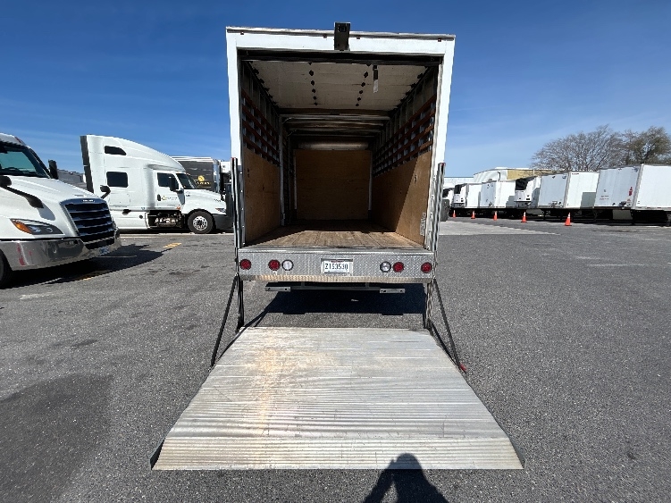 2021 Isuzu NRR in Hammond, LA — photo 9