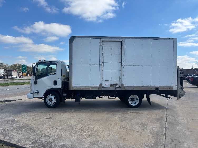 2021 Isuzu NRR in San Antonio, TX — photo 4