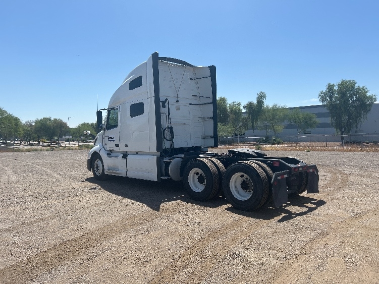 2021 Volvo VNL 760 in Phoenix, AZ — photo 5