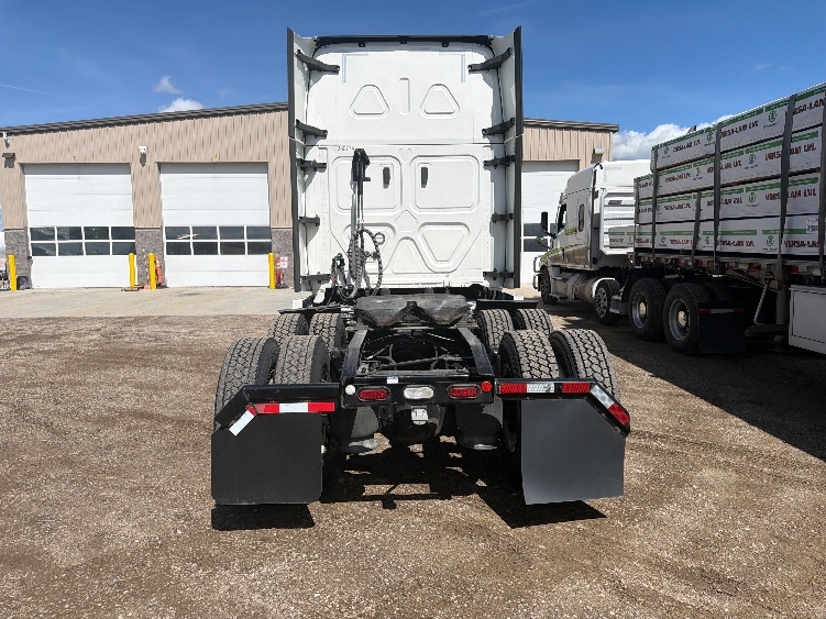 2021 Freightliner Cascadia in Boise, ID — photo 6