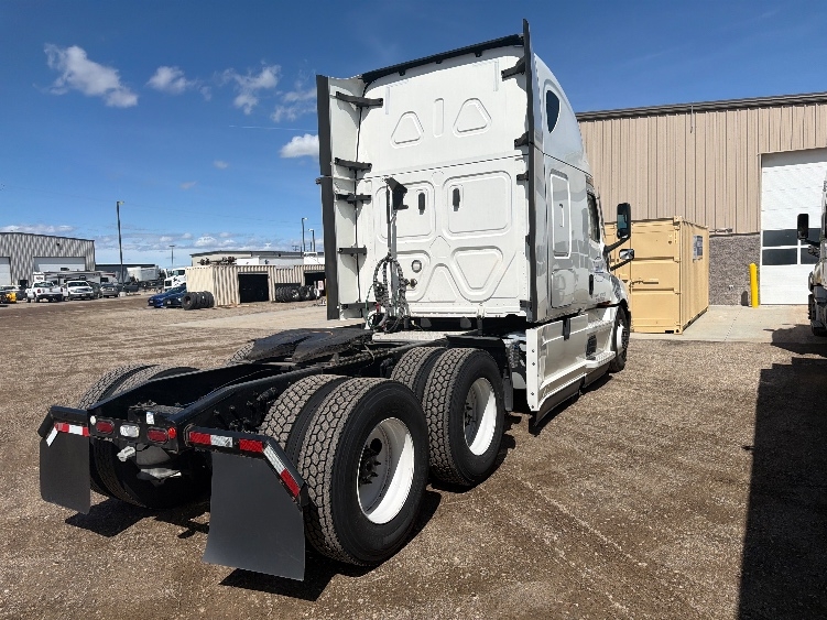 2021 Freightliner Cascadia in Boise, ID — photo 7