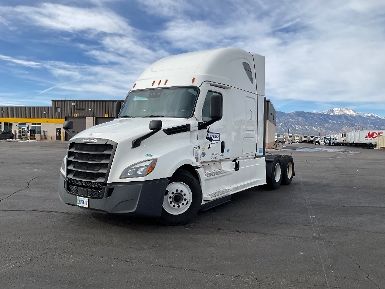 2021 Freightliner Cascadia in Montgomery, NY — photo 3