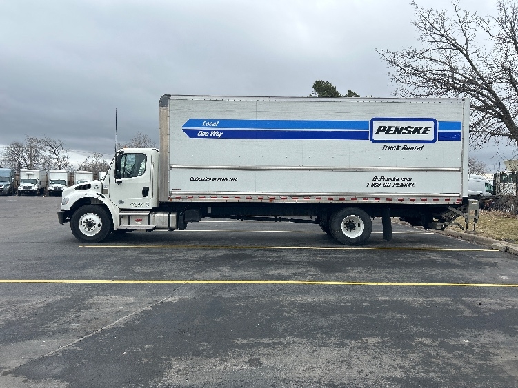 2021 Freightliner M2 106 in Brooklyn Park, MN — photo 4