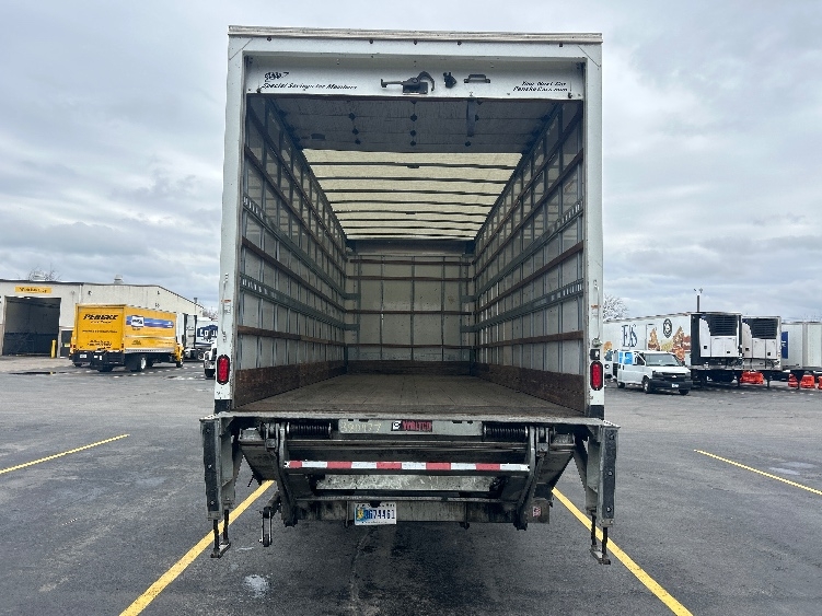 2021 Freightliner M2 106 in Brooklyn Park, MN — photo 8