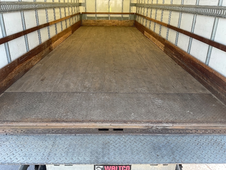 2021 Freightliner eM2 in La Porte, IN — photo 10