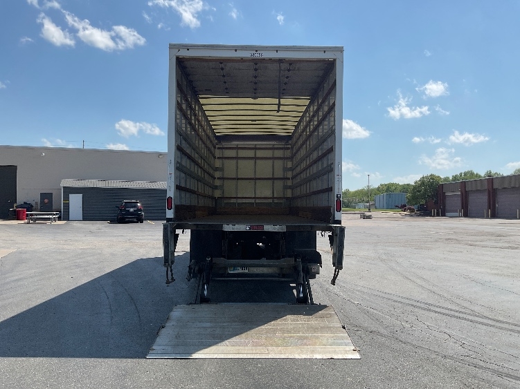 2021 Freightliner eM2 in La Porte, IN — photo 9
