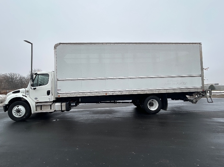 2021 Freightliner M2 106 in Windsor, WI — photo 4