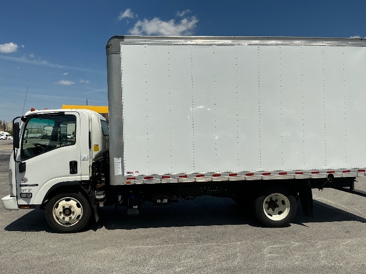 2021 Isuzu NRR in La Porte, IN — photo 4