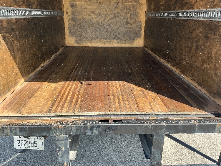 2021 Isuzu NRR in La Porte, IN — photo 10
