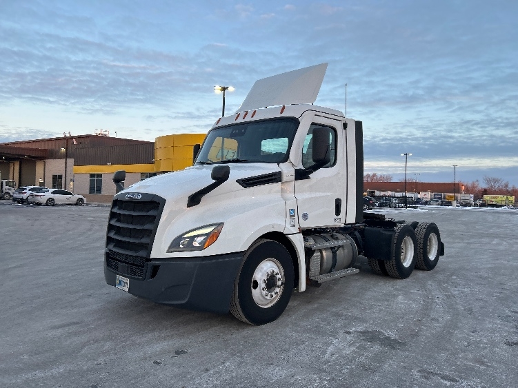 2021 Freightliner Cascadia in La Porte, IN — photo 3