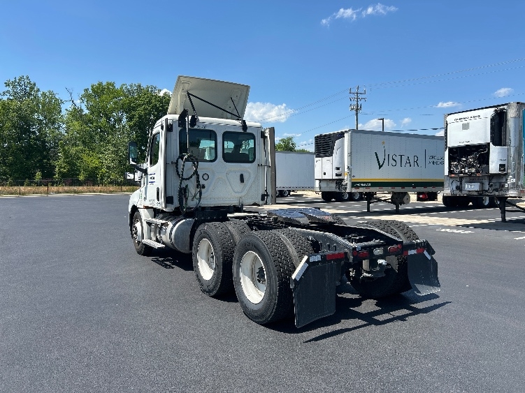 2021 Freightliner Cascadia in Greensboro, NC — photo 5