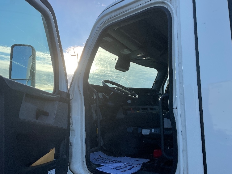 2021 Freightliner in Kansas City, MO — photo 9
