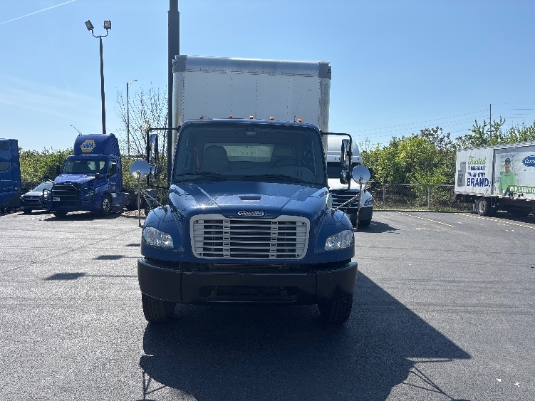 2021 Freightliner M2 106 in Indianapolis, IN — photo 2