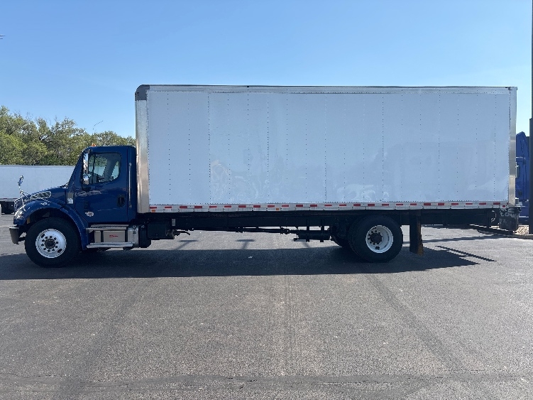 2021 Freightliner M2 106 in Indianapolis, IN — photo 4