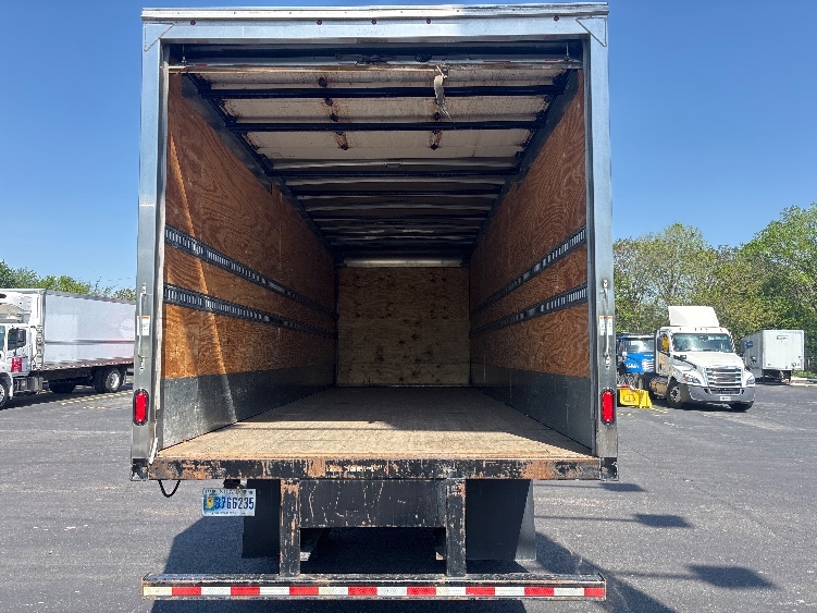 2021 Freightliner M2 106 in Indianapolis, IN — photo 8