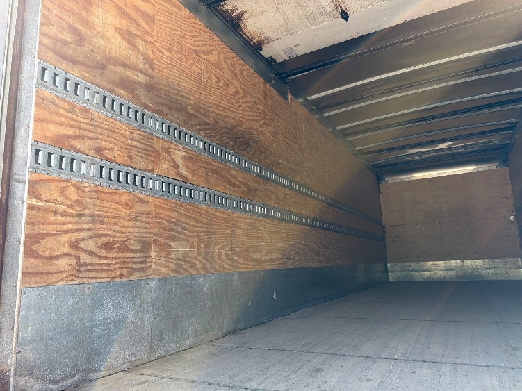 2021 Freightliner eM2 in Lansing, MI — photo 10