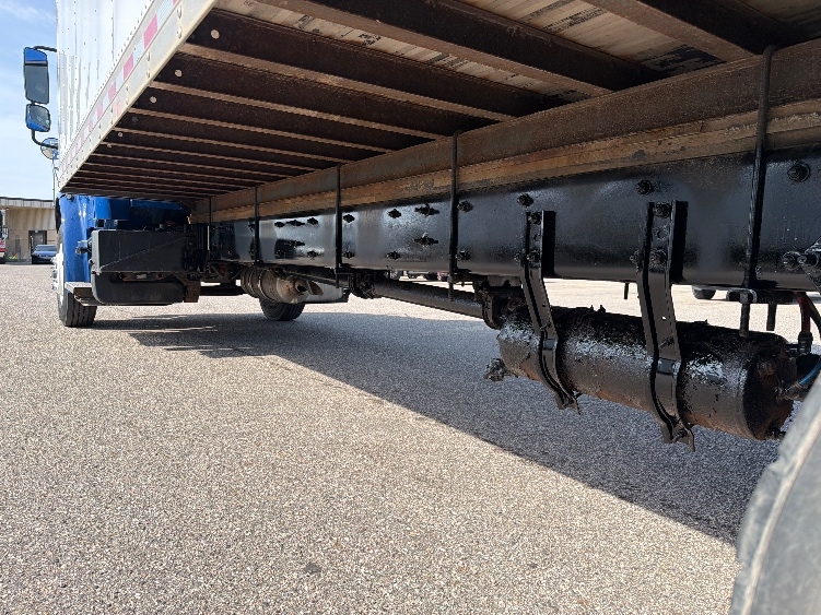 2021 Freightliner eM2 in Lansing, MI — photo 5