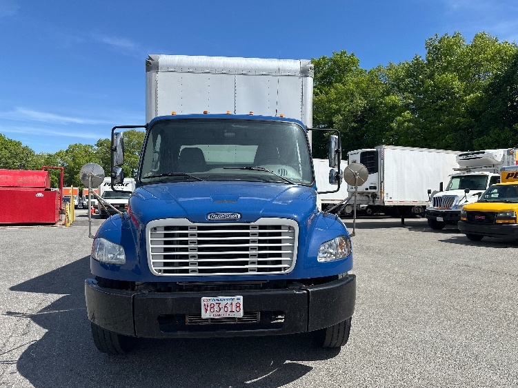 2021 Freightliner eM2 in Braintree, MA — photo 2